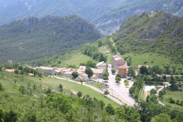 http://img1.toutesleslocations.com/big/48954.jpg